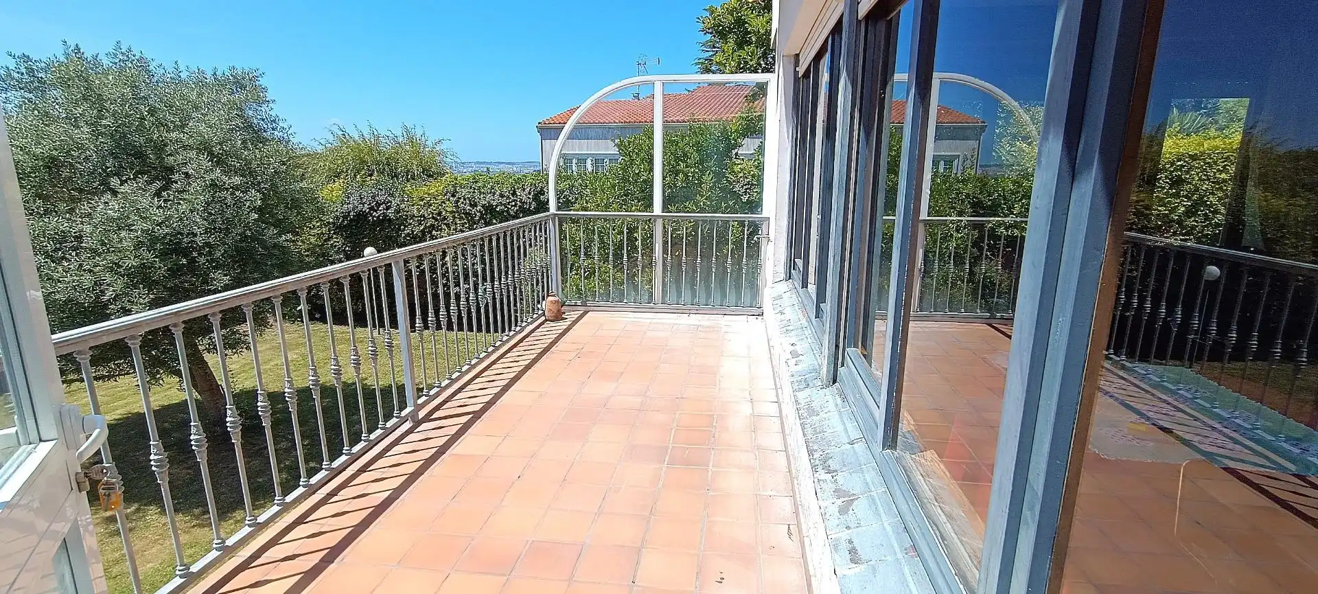 Terrassa de Casa o xalet en venda en Oleiros amb Calefacció, Terrassa i Balcó