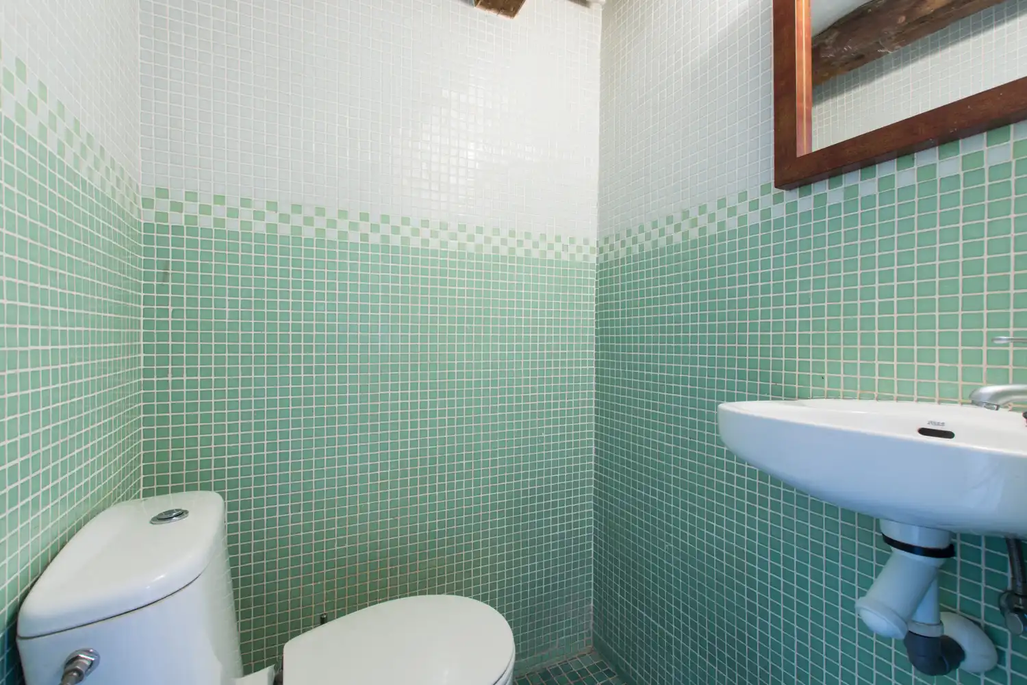 Badezimmer von Dachboden zum Verkauf in Madrid mit Klimaanlage, Heizung und Parkett