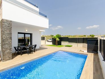 Villa con piscina in vendita a Desamparados - Hurchillo - Torremendo