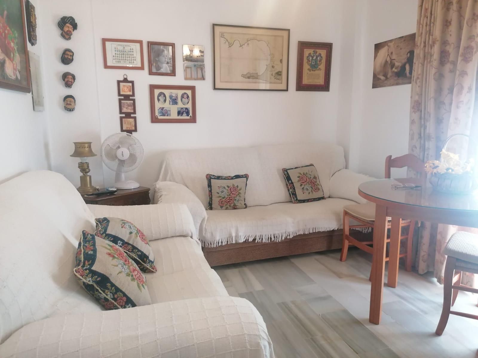 Sala d'estar de Casa adosada en venda en El Puerto de Santa María amb Aire condicionat, Calefacció i Traster