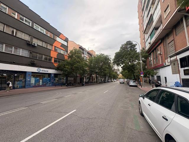 Local comercial en Alquiler en Ronda de Segovia en Imperial