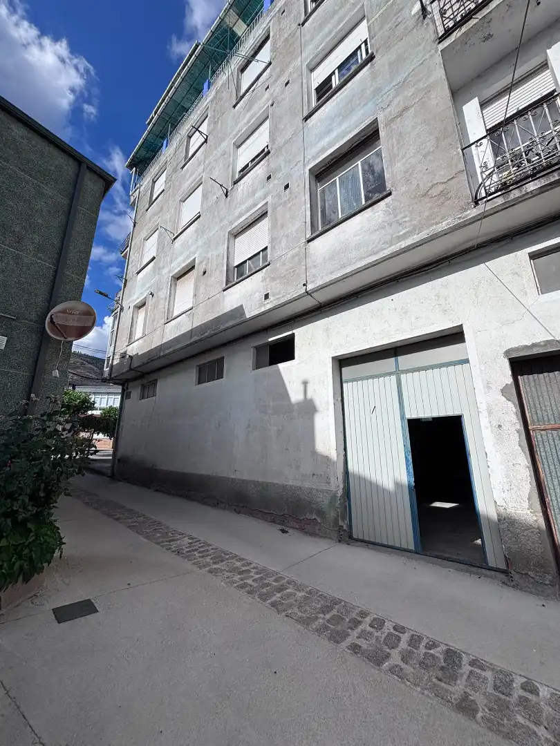 Exterior view of Commercial properties for sale in A Rúa 