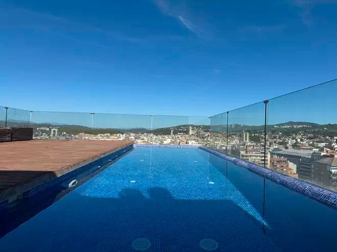 Swimming pool of Flat for sale in Girona Capital  with Air Conditioner, Heating and Parquet flooring