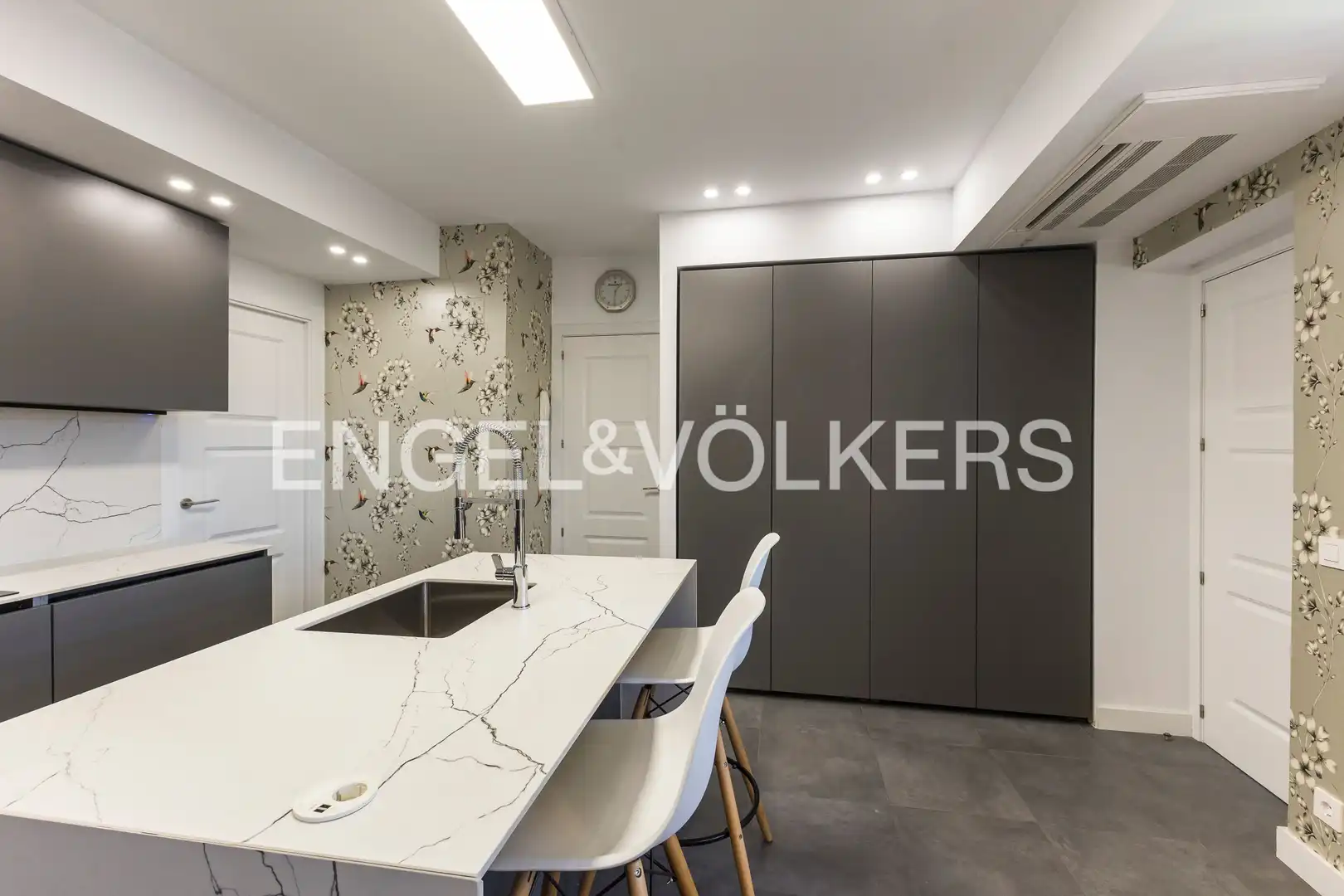 Kitchen of Flat for sale in Madrid  with Air Conditioner, Heating and Parquet flooring