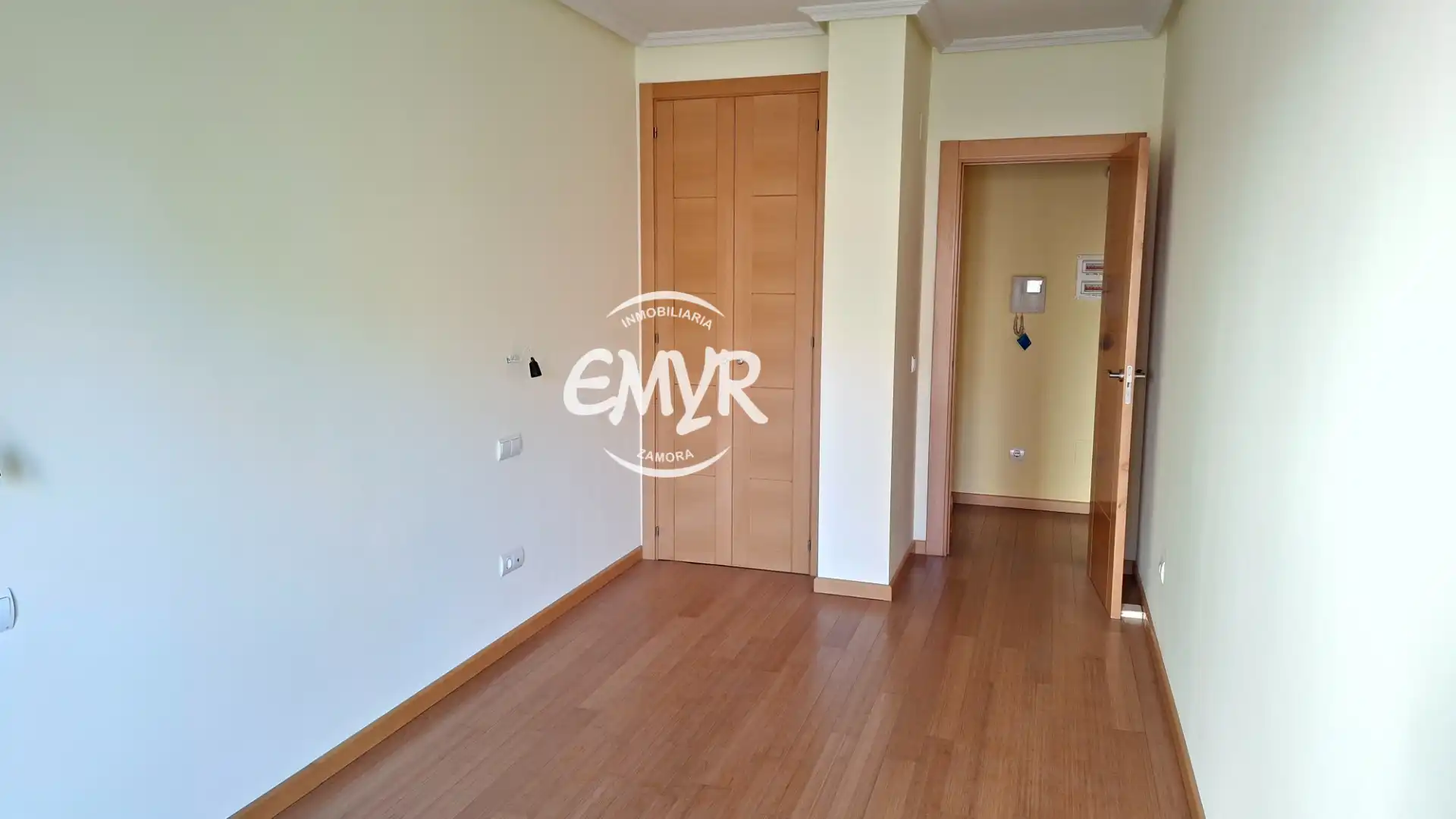 Flat for sale in Zamora Capital   with Heating, Parquet flooring and Balcony