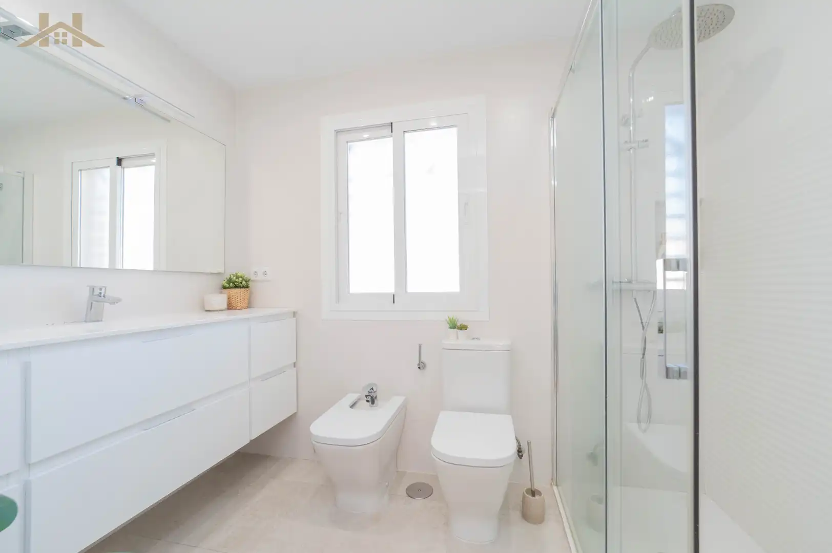 Bathroom of Houses for sale in Móstoles  with Air Conditioner, Heating and Terrace