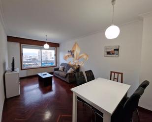 Living room of Flat to rent in Vigo   with Heating, Parquet flooring and Furnished