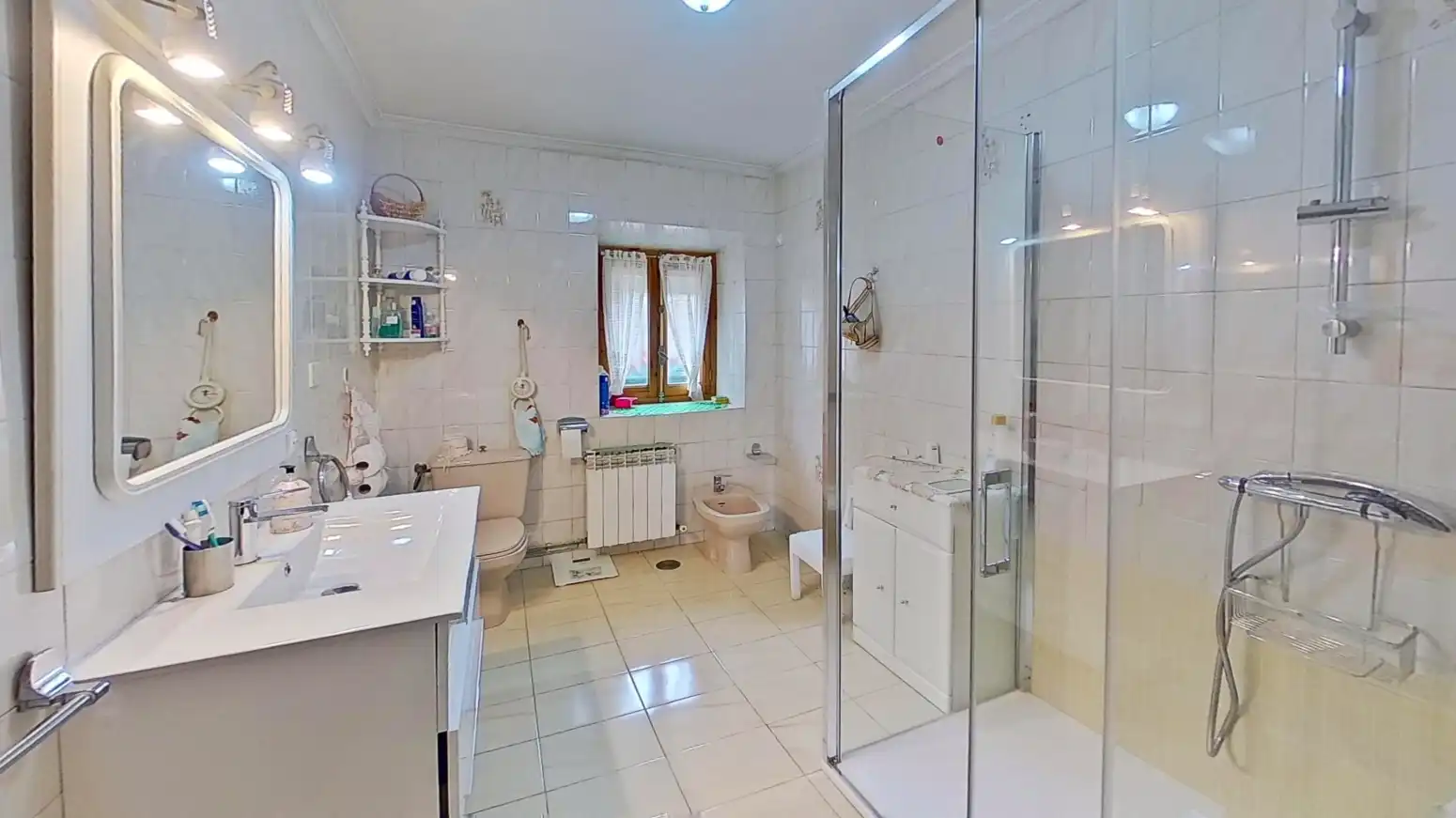 Bathroom of Detached homes for sale in Valderredible  with Heating, Private garden and Storage room