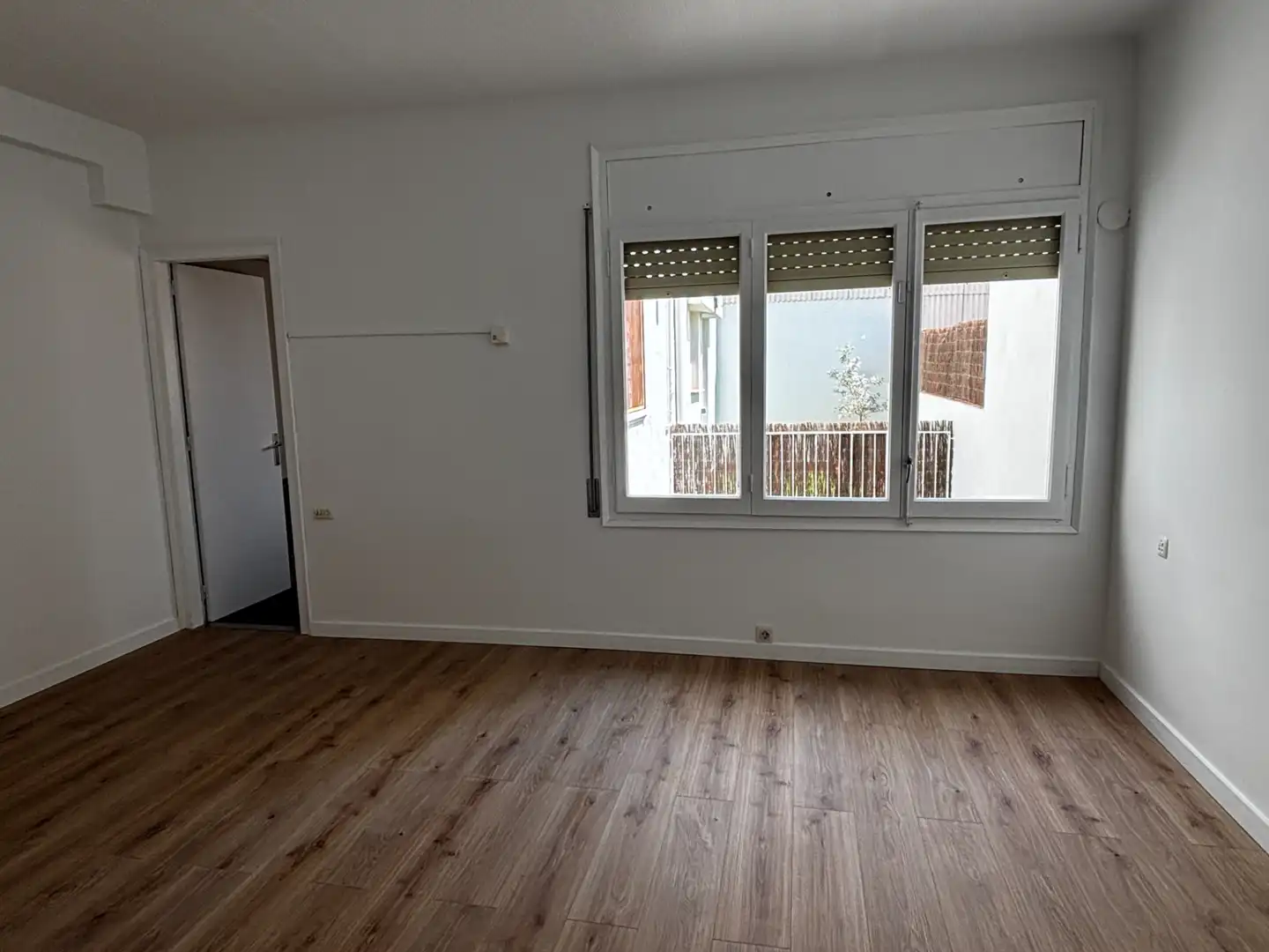 Living room of Flat for sale in Terrassa  with Heating, Parquet flooring and Terrace