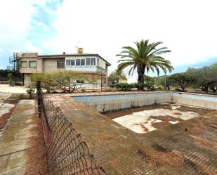 Piscina de Finca rústica en venda en Petrer amb Aire condicionat, Terrassa i Jacuzzi