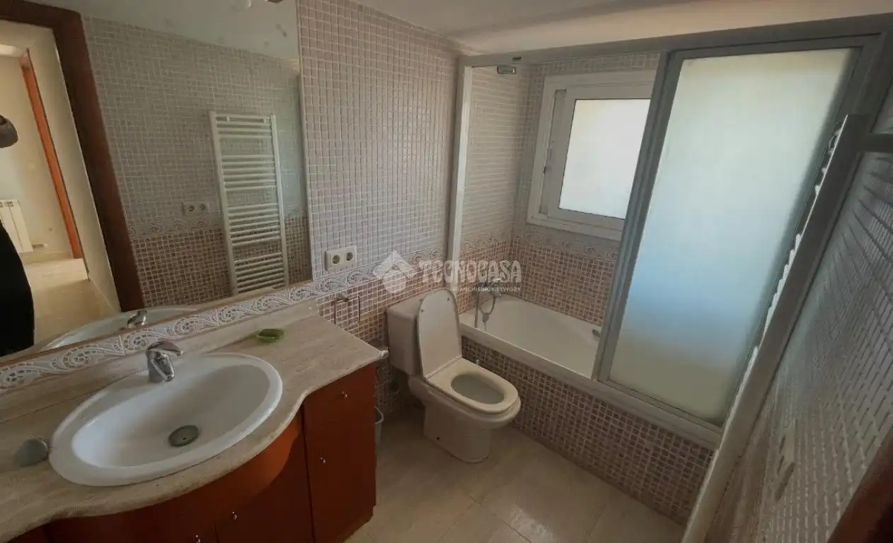 Bathroom of Flat for sale in Centre  