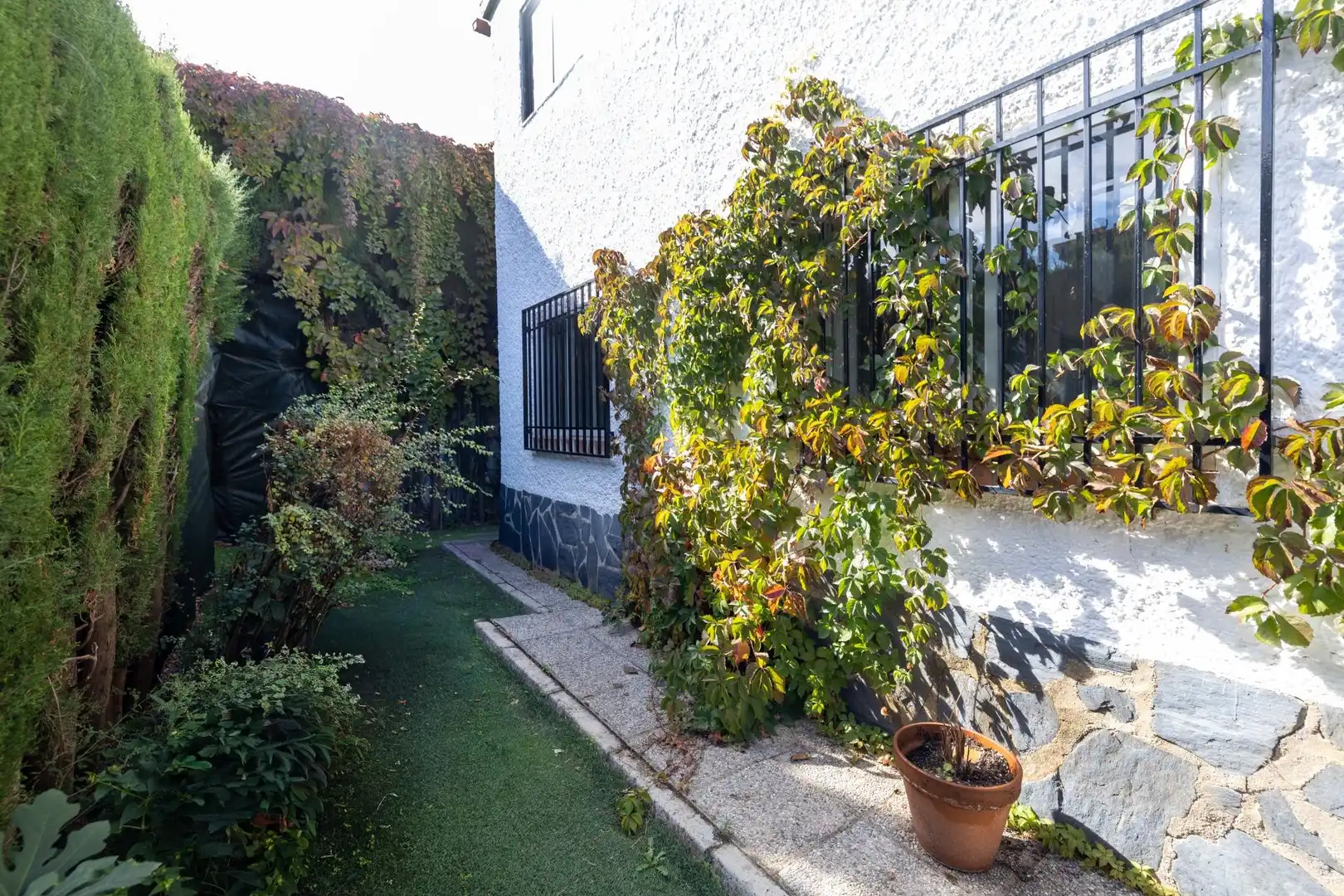 Jardín de Casa adosada en venta en Ogíjares con Aire acondicionado, Calefacción y Jardín privado