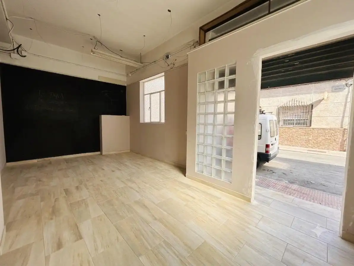 Local en venta en Calle de Navarra, Plaza Castelar - Mercado Central