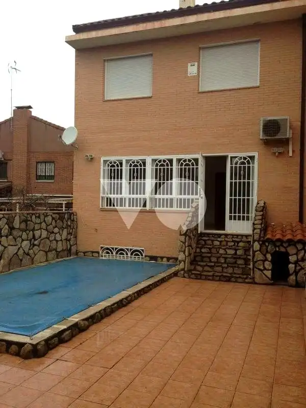 Vista exterior de Casa adosada en venta en Arganda del Rey con Aire acondicionado, Calefacción y Terraza