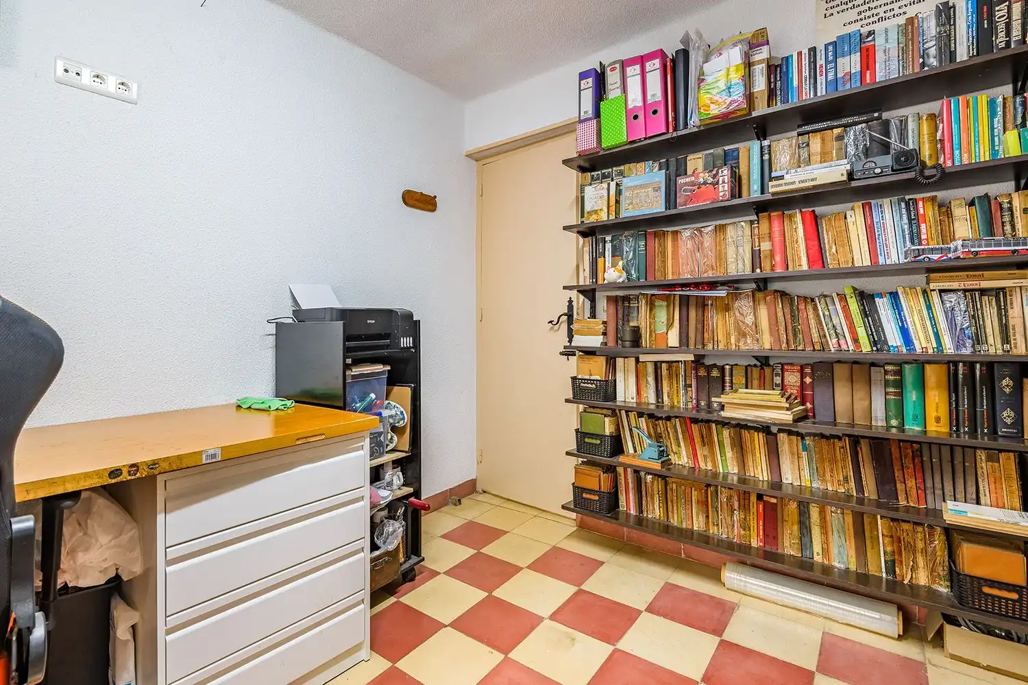 Einfamilien-Reihenhaus zum Verkauf in Benidorm mit Klimaanlage, Terrasse und Abstellraum