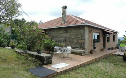 Vista exterior de Casa o xalet en venda en Cotobade amb Jardí privat