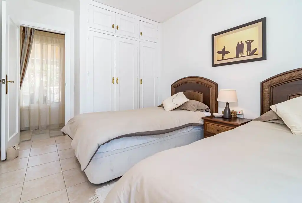 Dormitori de Casa o xalet en venda en Mijas amb Aire condicionat, Jardí privat i Terrassa
