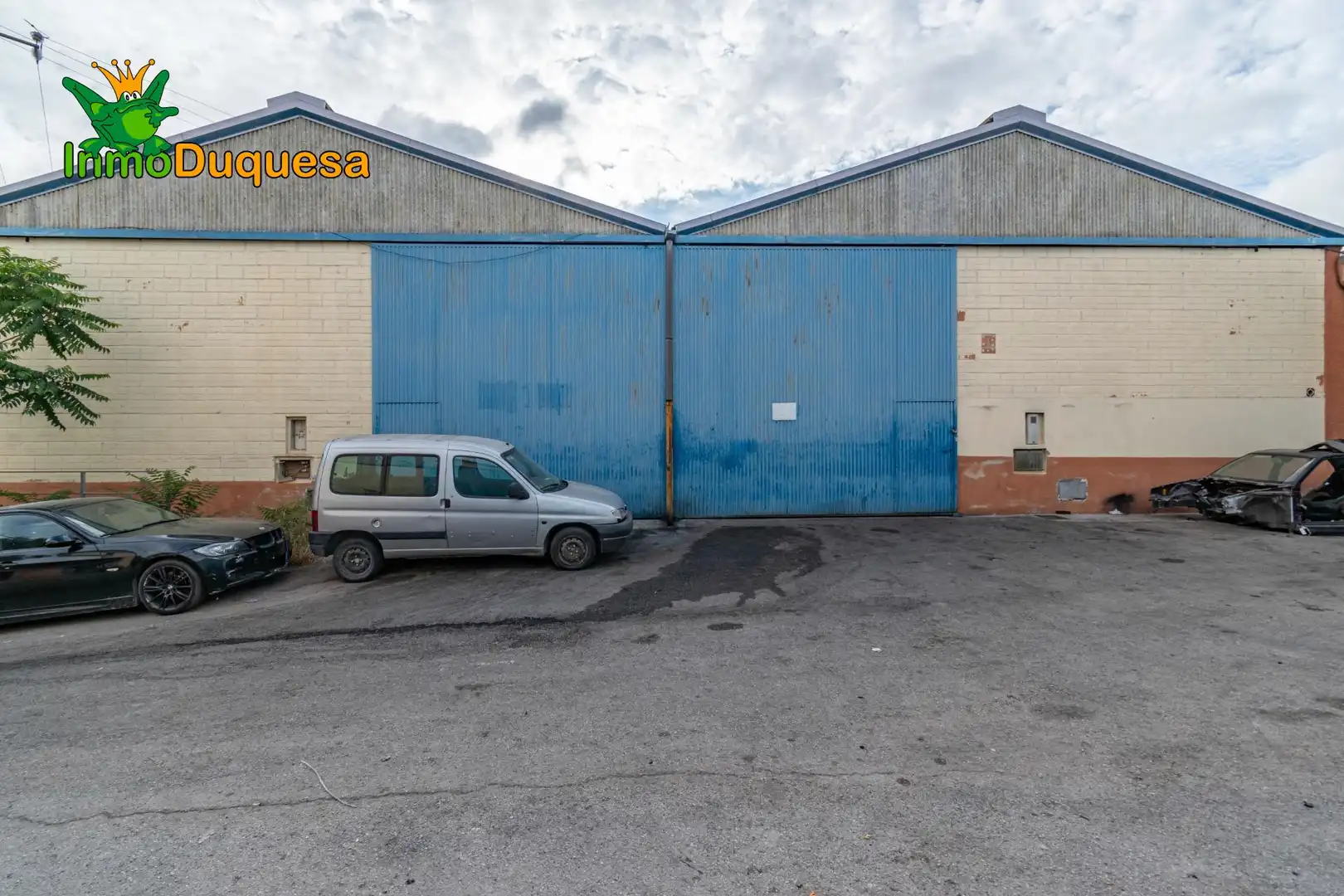 Exterior view of Industrial buildings for sale in Jun