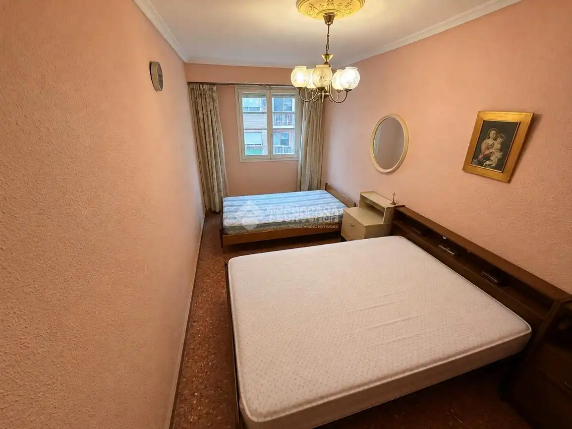 Habitación de Piso en venta en Zaragoza