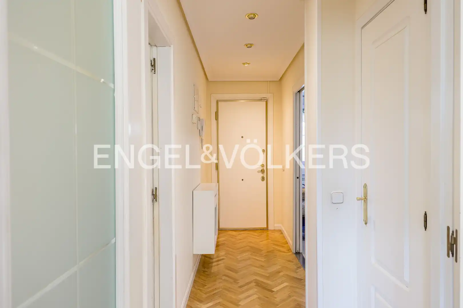 Haus oder Chalet zum Verkauf in Madrid mit Klimaanlage, Heizung und Privatgarten