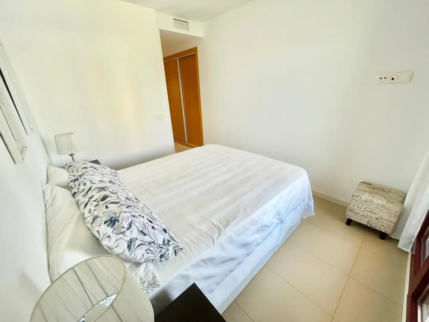 Habitación de Apartamento de alquiler en Pilar de la Horadada con Piscina, Amueblado y Lavadora