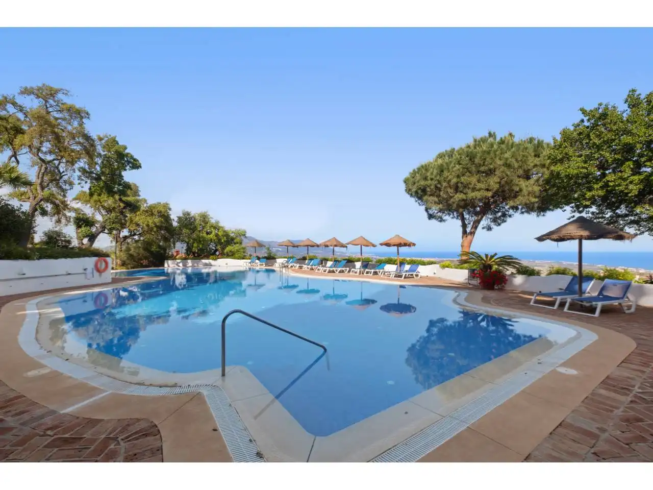 Piscina de Loft en venta en Ojén con Aire acondicionado, Calefacción y Jardín privado