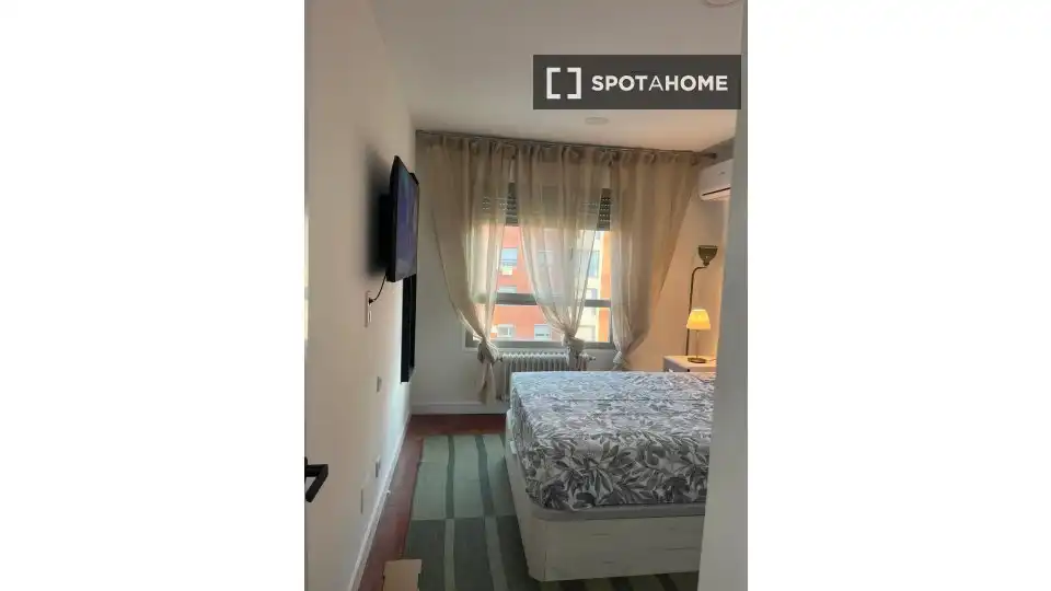 Bedroom of Apartments for share in Madrid  with Air Conditioner, Heating and Terrace