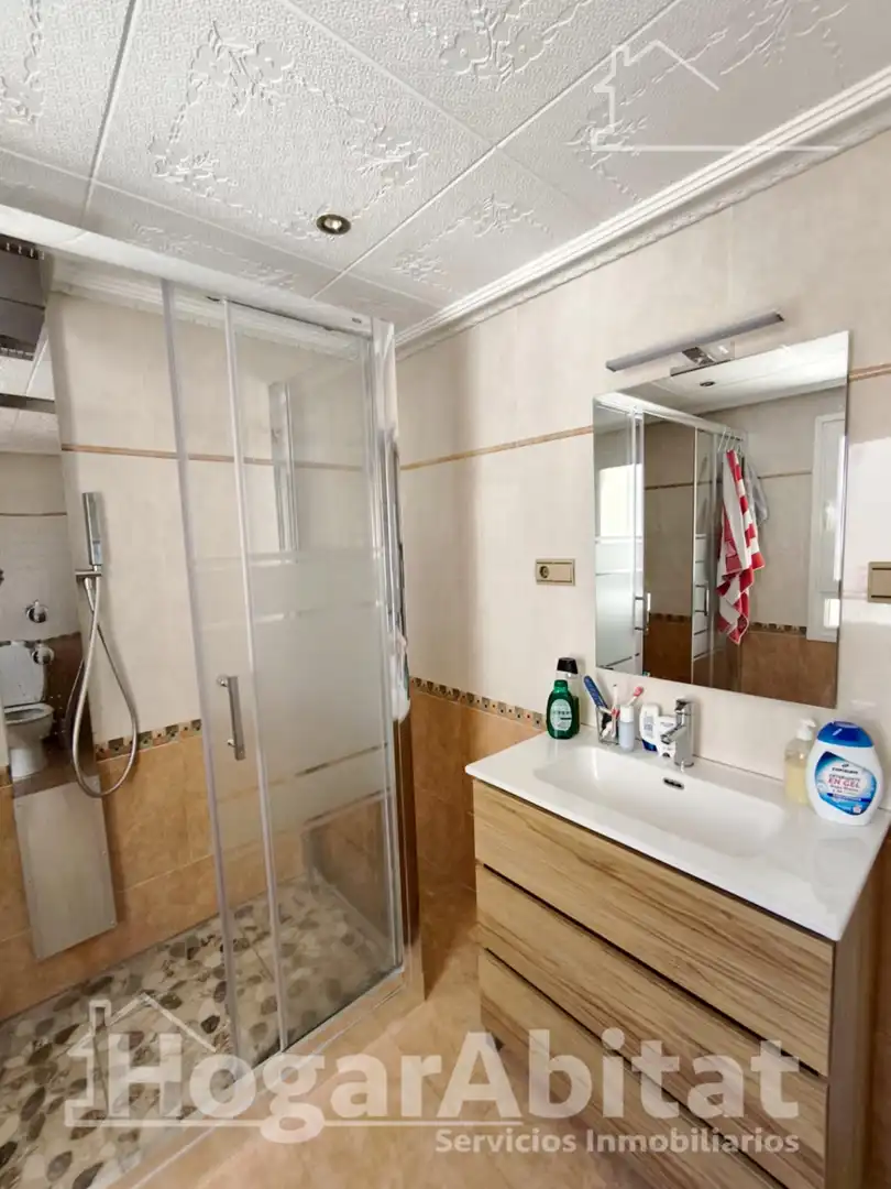 Baño de Piso en venta en Alginet con Terraza