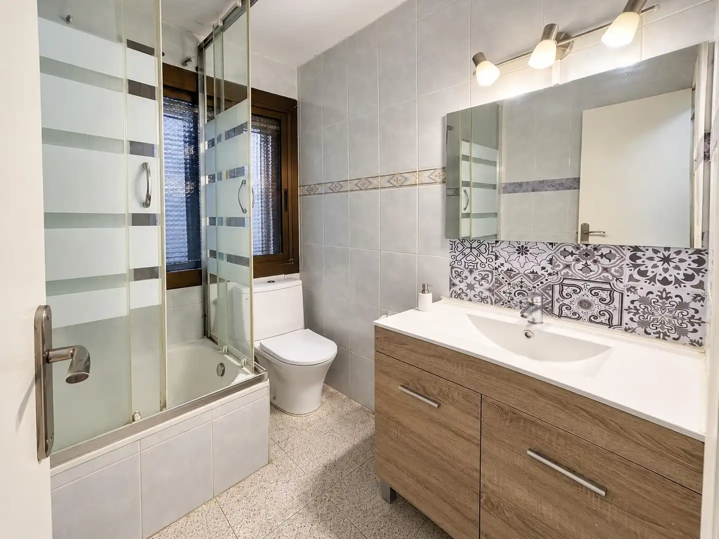 Flat with terrace for sale in Calle Calle Maestro Caballero, imagen 6