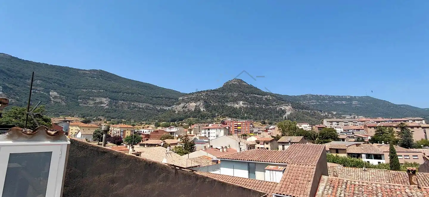 Vista exterior de Piso en venta en Centelles con Calefacción, Terraza y Balcón