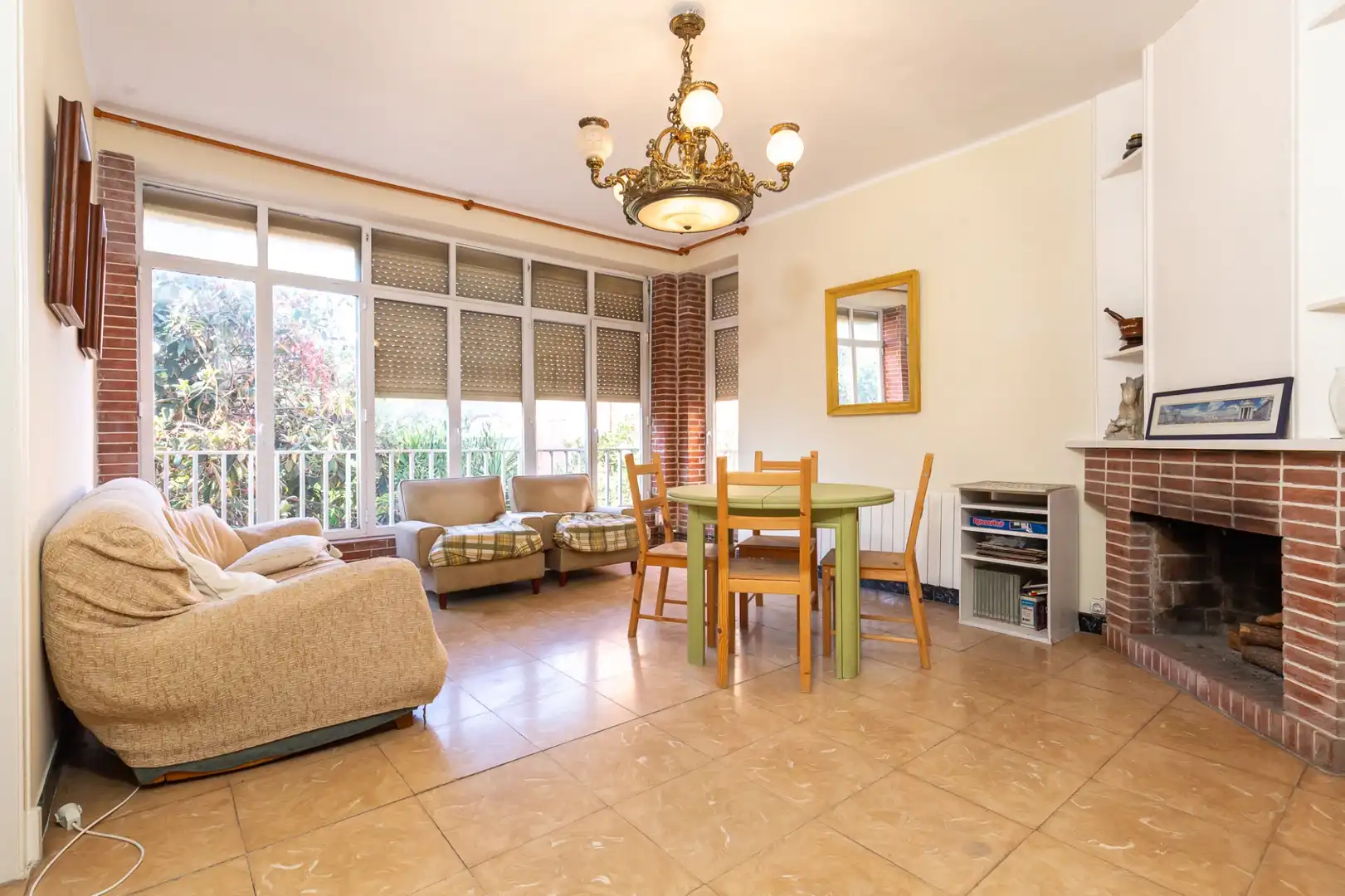Sala d'estar de Casa o xalet en venda en Montcada i Reixac amb Aire condicionat, Calefacció i Terrassa