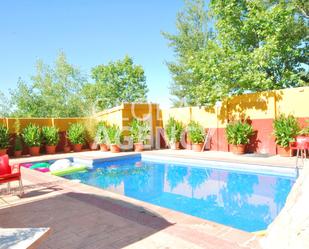 Swimming pool of Country house for sale in Villaviciosa de Odón  with Air Conditioner, Terrace and Swimming Pool