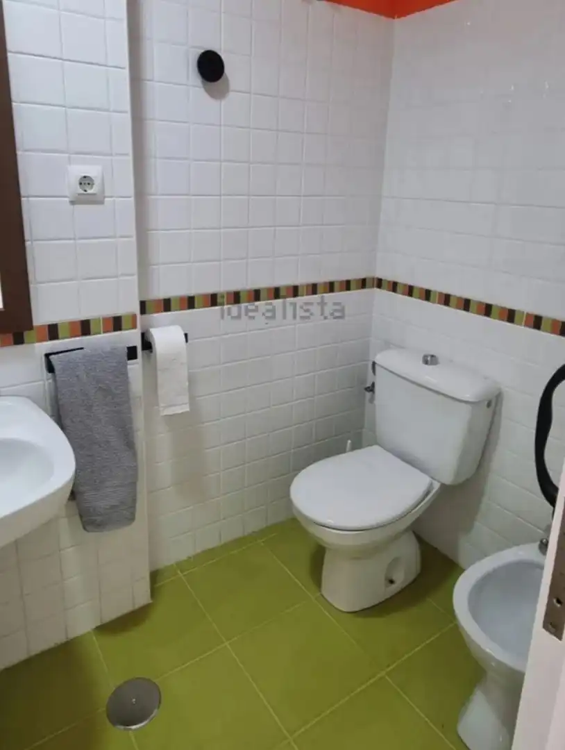 Bany de Pis en venda en La Unión amb Traster i Moblat