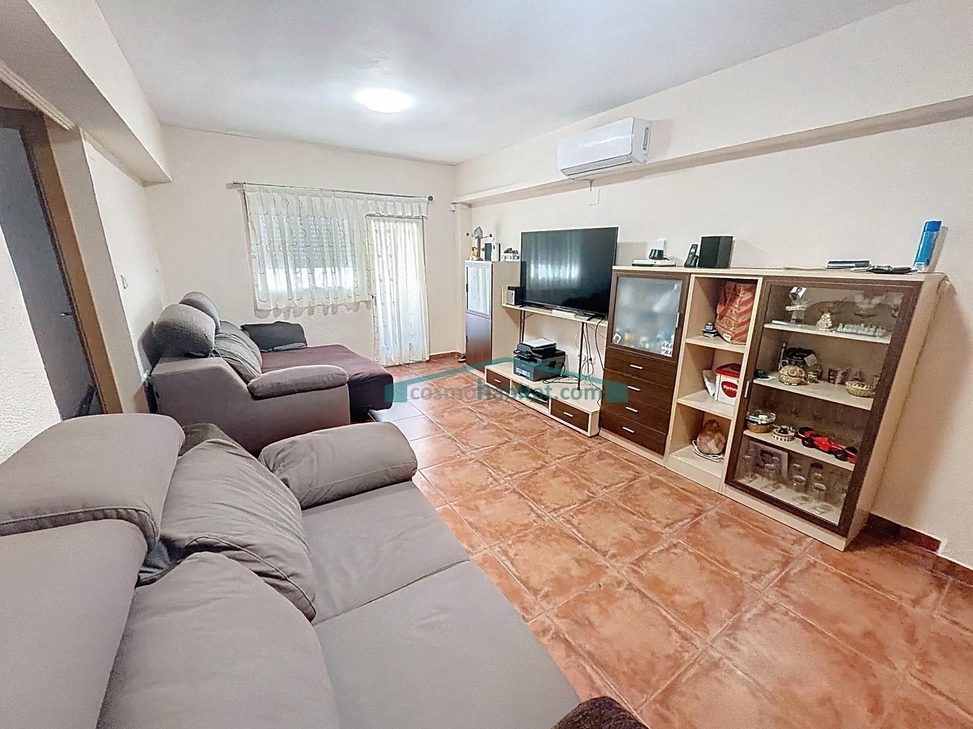 Living room of Flat for sale in Torrent  with Air Conditioner and Balcony