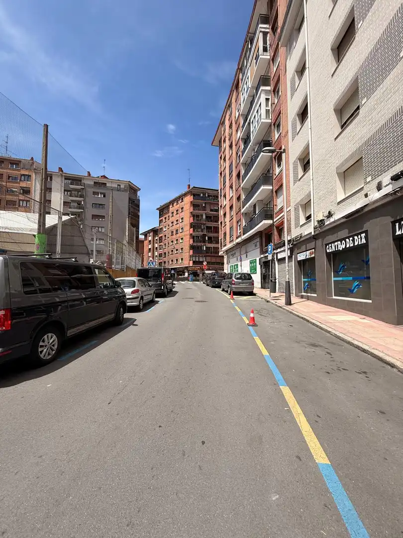 Vista exterior de Piso en venta en Barakaldo  con Calefacción