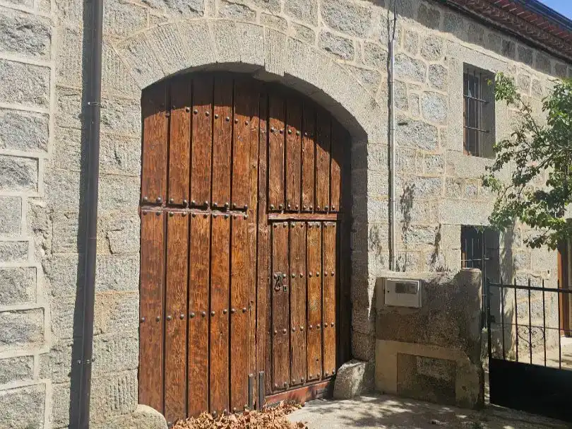 Vista exterior de Pis en venda en Cillán amb Balcó