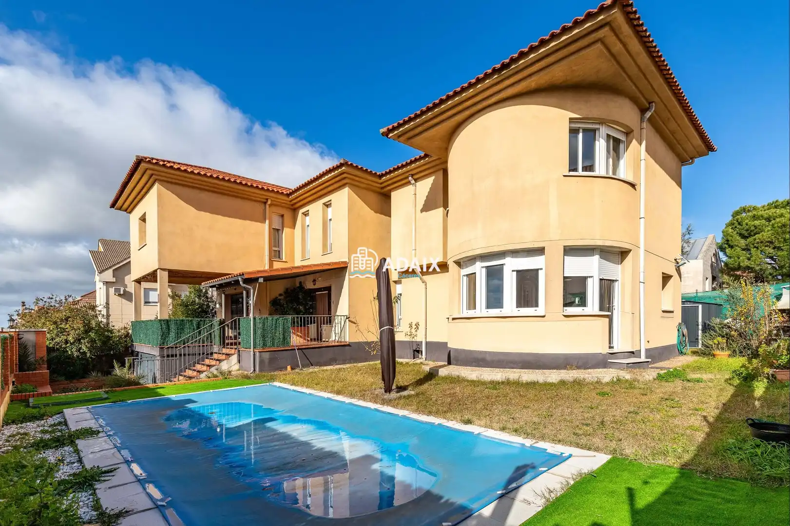 Chalet en venta en C/ LEO
