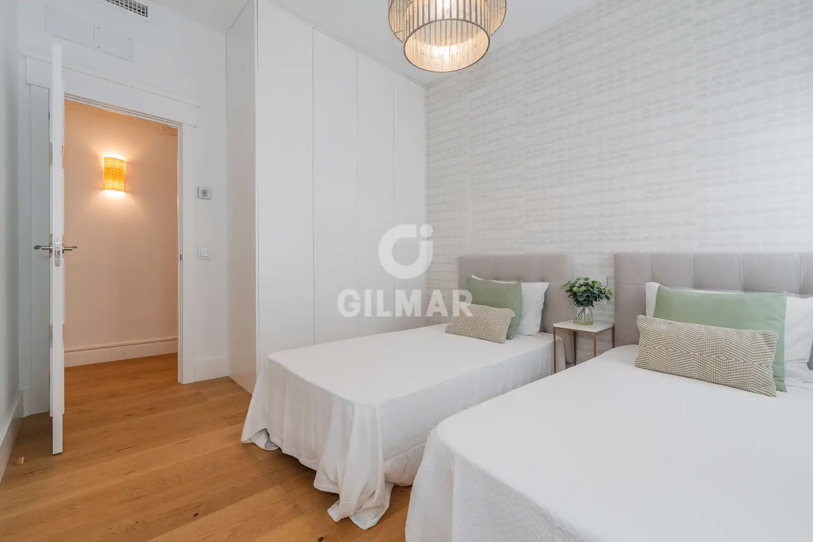 Habitación de Piso en venta en Madrid con Calefacción y Trastero