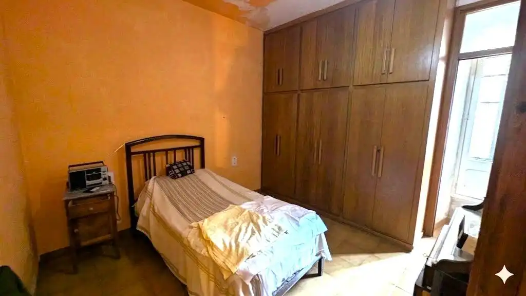 Dormitori de Casa adosada en venda en Besalú amb Terrassa i Balcó