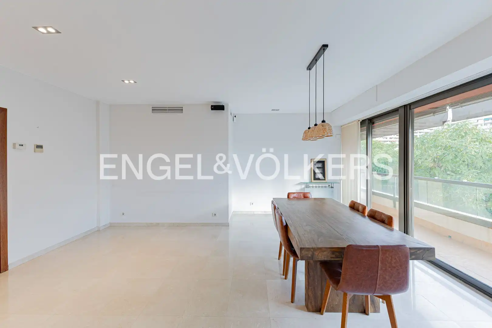 Comedor de Piso de alquiler en Barcelona con Aire acondicionado, Calefacción y Parquet