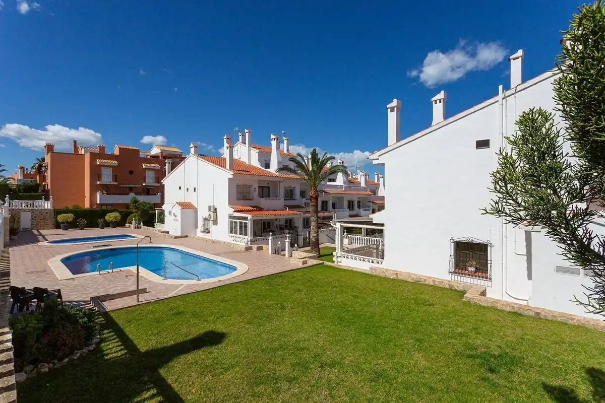 Garden of Houses for sale in Torrevieja  with Air Conditioner, Heating and Private garden