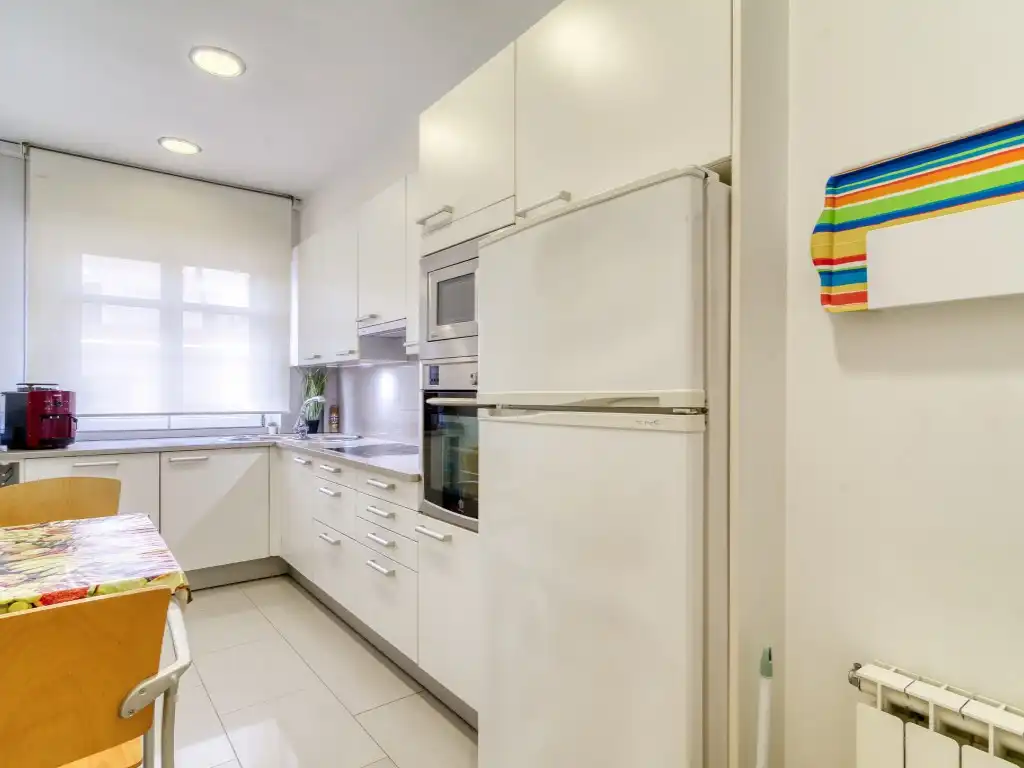 Kitchen of Flat for sale in Figueres  with Air Conditioner
