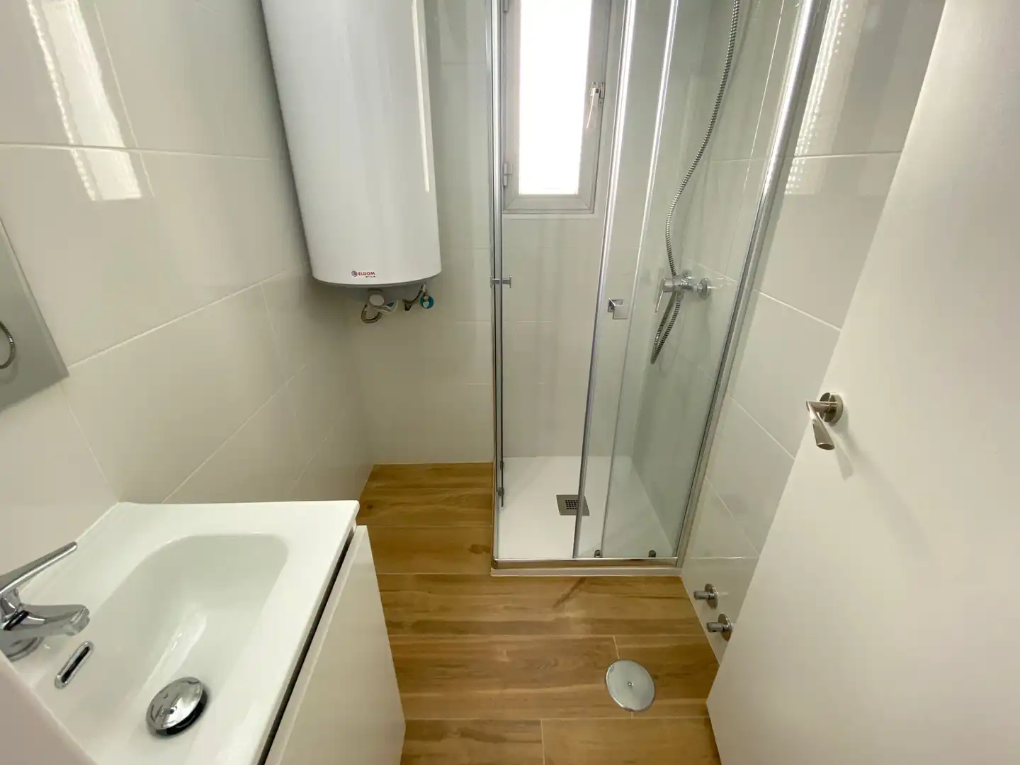 Room in Avenida de la Albufera, 143, Numancia