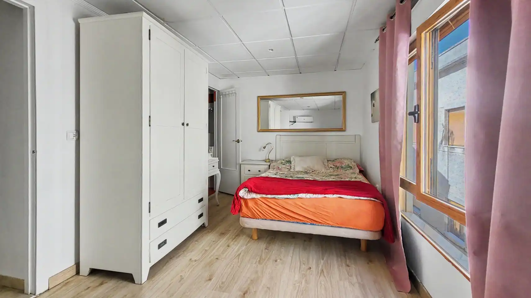 Bedroom of Houses for sale in Oliva  with Air Conditioner, Heating and Terrace
