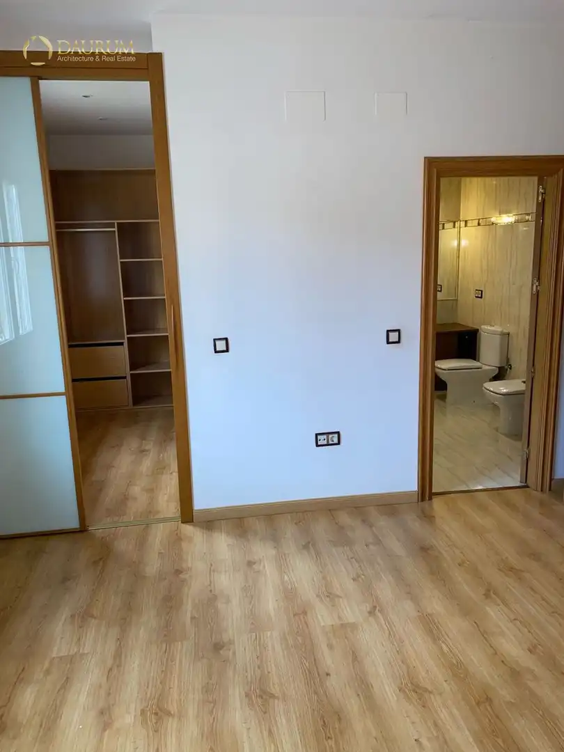 Wohnung zum Verkauf in Madrid mit Klimaanlage, Heizung und Terrasse