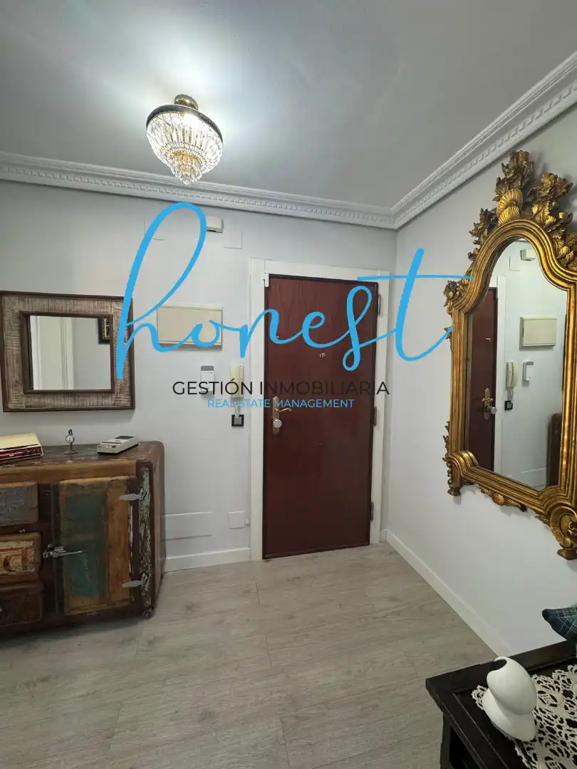 Piso en venta en Torremolinos con Aire acondicionado, Terraza y Amueblado