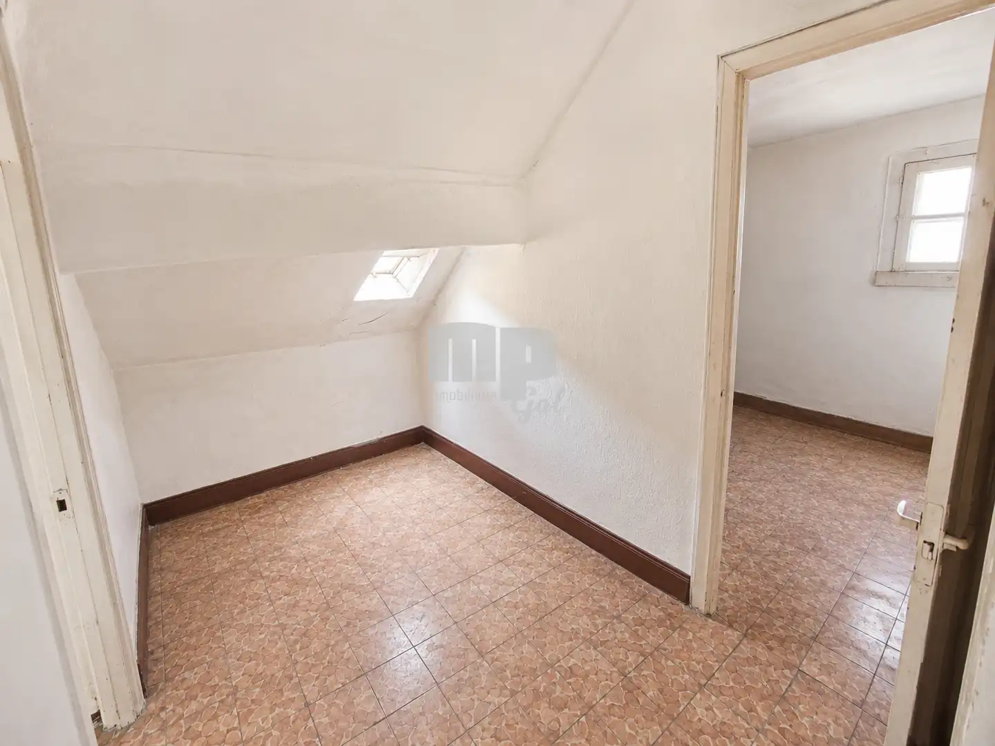 Habitación de Edificio en venta en Vigo 
