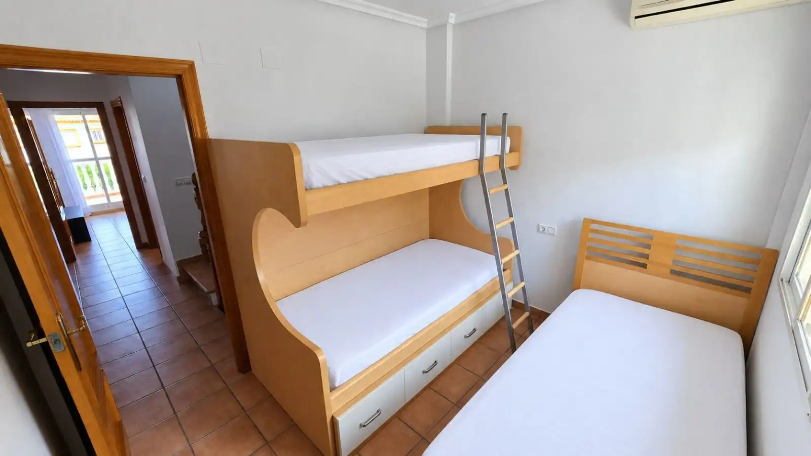 Habitación de Casa adosada de alquiler en Orihuela Costa