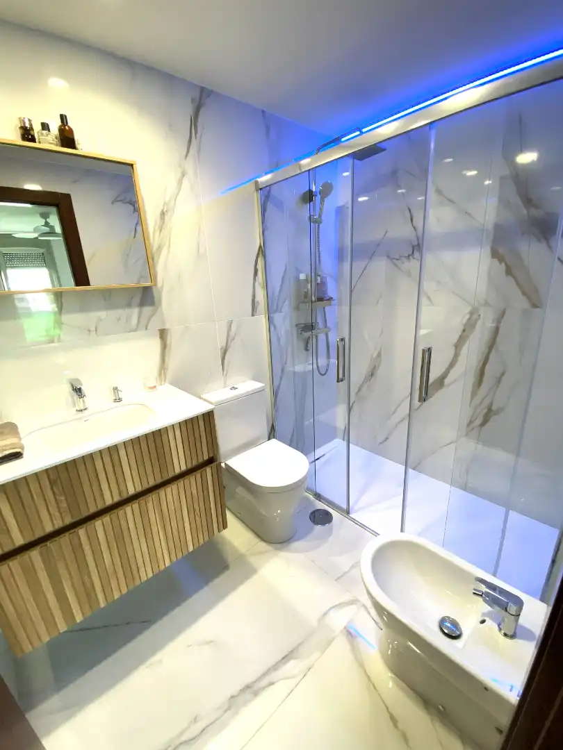 Baño de Piso en venta en Gijón  con Calefacción, Parquet y Trastero