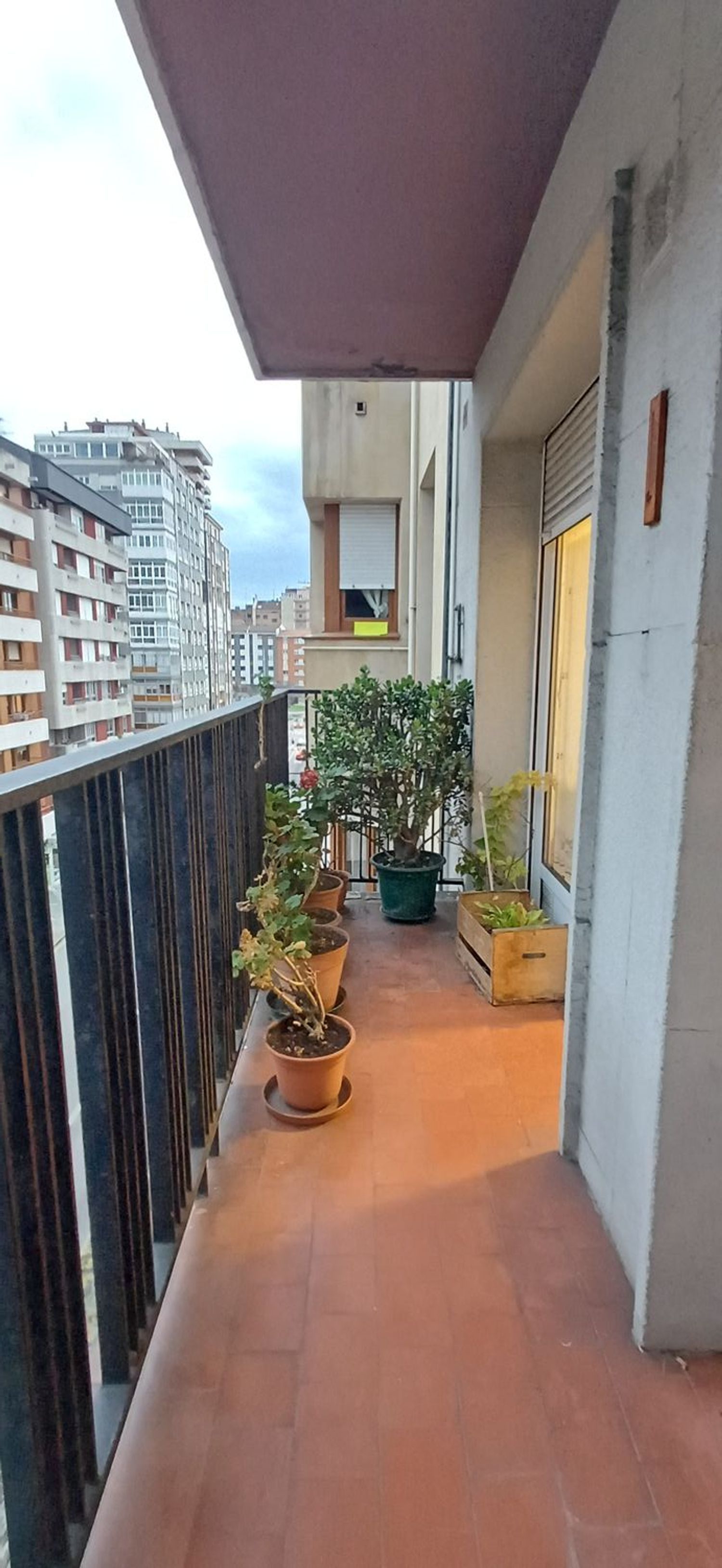 Terrassa de Pis en venda en Gijón  amb Calefacció, Terrassa i Piscina